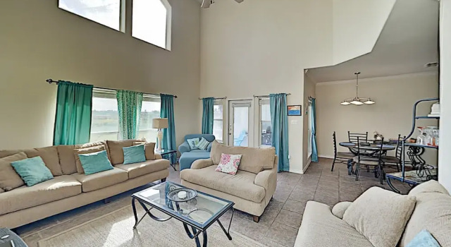 New Listing! Updated Beach Gem W/ Pool & Garage 3 Bedroom Townhouse, Rezerwuj Apartament Padre Island 