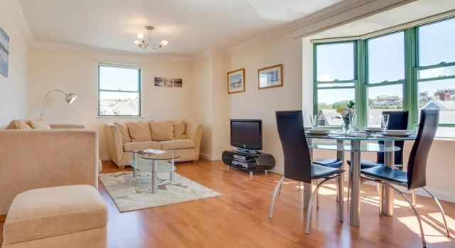 32 St Brides Bay View Apts, Забронировать Отель Брод-Хейвен 
