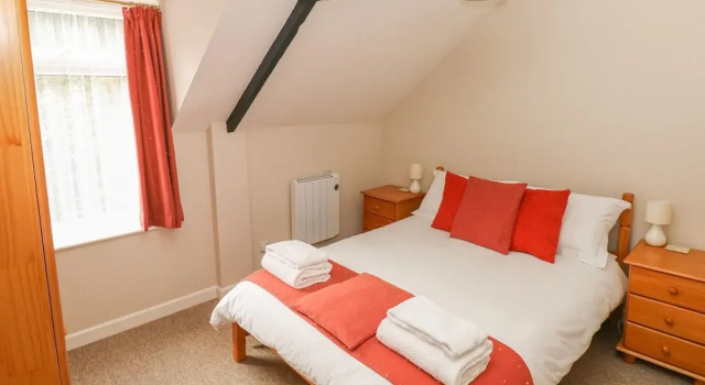 Kingfisher, Varaa Hotelli Llanwinio Glamorgan
