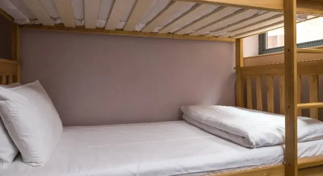 Люкс с 2 комнатами с балконом Roomzzz Leeds City