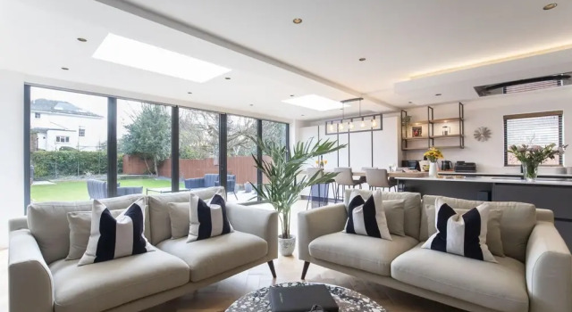 Elliot Oliver- Superior 6 Bedroom House With Hot Tub And Log Burner