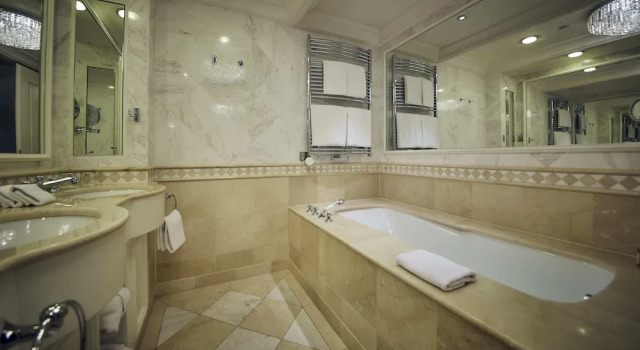 Двухместный номер Deluxe Falkensteiner Schlosshotel Velden   The Leading Hotels of the World