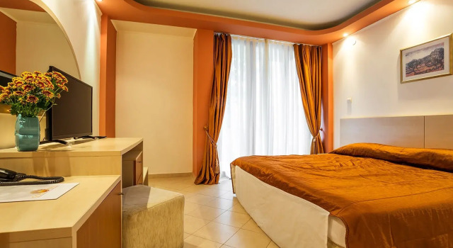 Golden Pearl Hotel