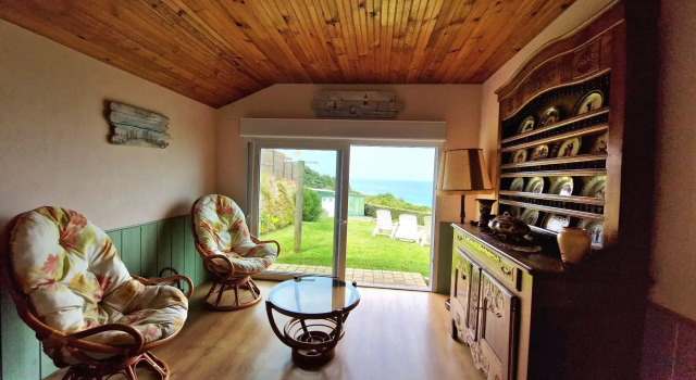 In Locquirec With 3 Bedrooms And 1 Bathrooms, Prenota Hotel Locquirec 