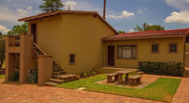Africlassic Garden Lodge, Boek Hotel Sandton 