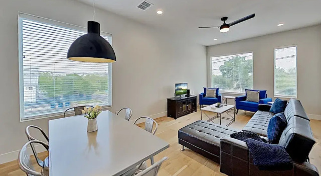 Lavish Eastside W/ Private Rooftop Deck 2 Bedroom Condo