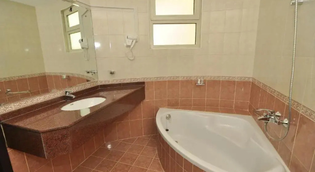 Семейный люкс Aldar Hotel