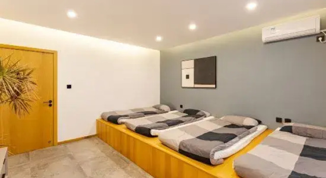 Bairi Yishu·Yuan Homestay, Book Hotel Hoteller i Beijing Province med parkering, Parkering