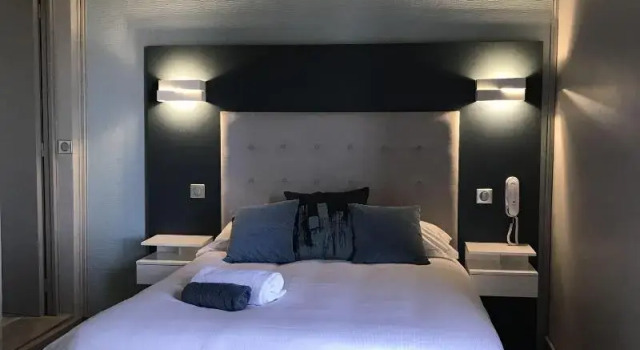 Hotel La Calanque, Забронировать Отель Манделье-ла-Напуль Mimosa Road