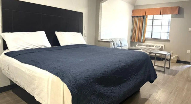 Номер Standard Hotel O Regency Suites Houston - IAH Beltway 8