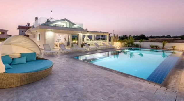 Вилла Luxury Villa Tzialli