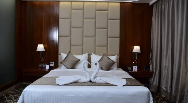 Двухместный люкс Ramada by Wyndham Gandhidham Shinay