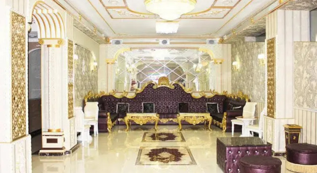 Grand Royal Hotel, Забронировать Отель Мтацминда Тбилиси, рядом с Tеатр имени Марджанишвили