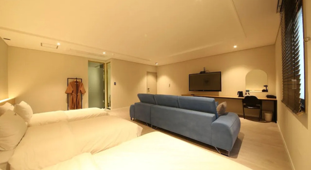 Кровать в общем номере Hotel LeeSunDeok