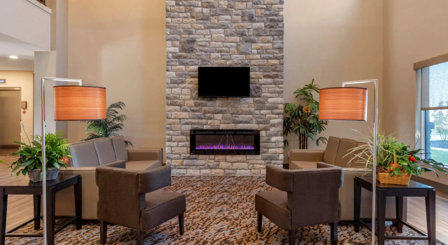 Mainstay Suites Newberry - Crane, Boek Hotel Hotels in Indiana met zwembad, Zwembad