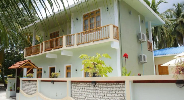 Athiri Inn