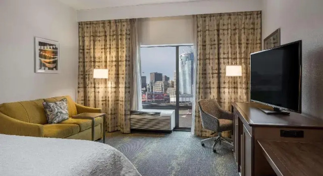 Номер Standard с красивым видом из окна Hampton Inn & Suites Newport/Cincinnati, KY