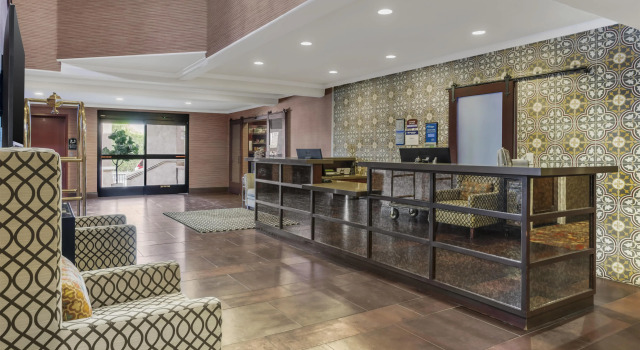 Best Western Plus Brookside Inn