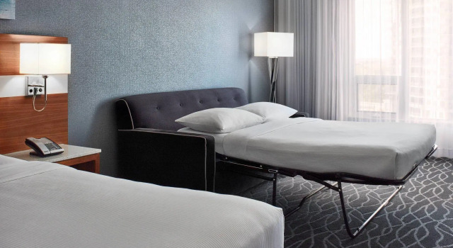 Двухместный номер Standard Delta Hotels by Marriott Waterloo