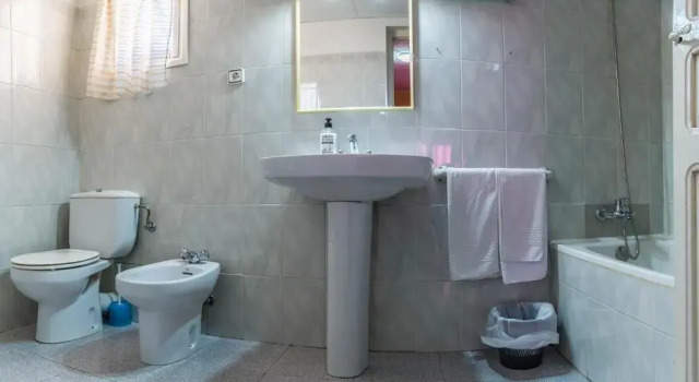 Четырёхместный номер Standard Hostal Urgell