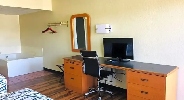 Номер Standard с красивым видом из окна Bear Mount Inn & Suites