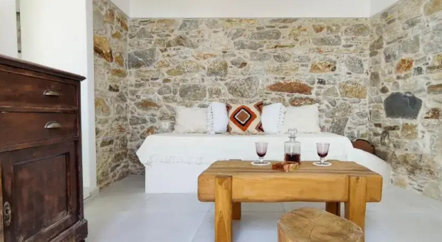 Laina Traditional Guest House