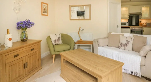 Ty Newydd Bach