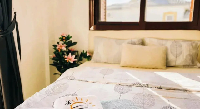 Вилла Villa for 9 Guests, Pool, Parking, Walk to Beach