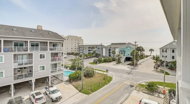Walk to Beach: Condo w/ Balcony in Murrells Inlet!