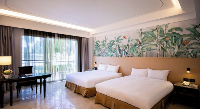 Четырёхместный семейный номер Standard с видом на бассейн Formosa Garden Hotel