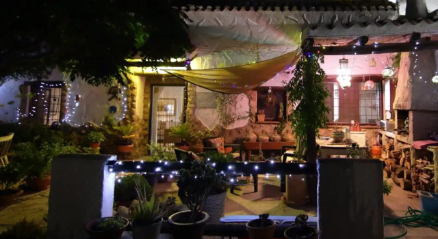 The Cave of Dreams, Buchen Sie Hotel Baza 