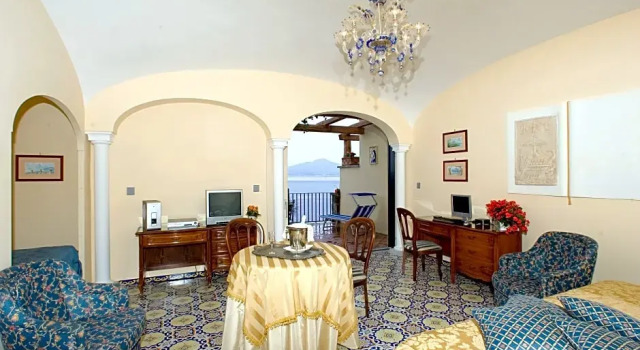 Полулюкс Hotel La Tonnarella