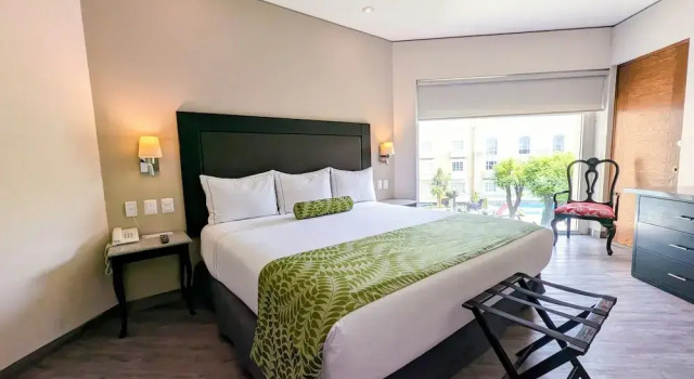 Номер Executive Plaza Camelinas Hotel