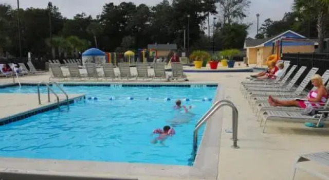 Myrtle Beach Resort by Beach Vacations, Забронировать Курортный отель Отели Миртл-Бич с бассейном, рядом с Plantation Square Shopping Center, Бассейн
