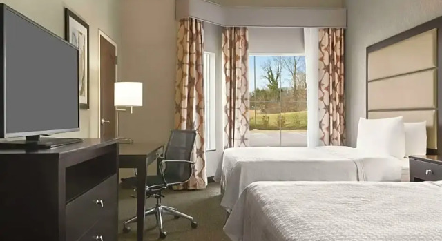 Четырёхместный номер Standard Homewood Suites by Hilton York
