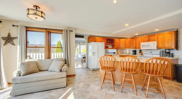 1 Mi to Story Land: Spacious Home w/ Mtn Views!, Rezervați Casă de vacanță Glen Cranmore Mountain Resort