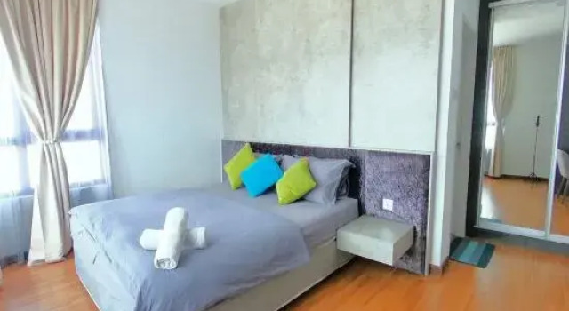 Люкс с 2 комнатами Up to 9pax, i-City i-Suite FREE WIFI 50"TV