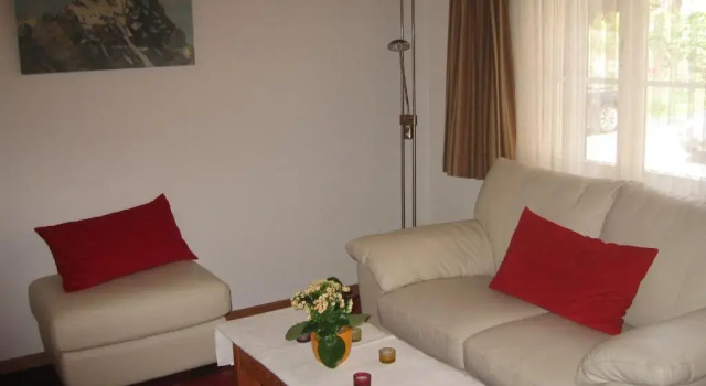 Апартаменты c 1 комнатой с балконом FERIENWOHNUNGEN Chalet Hohturnen