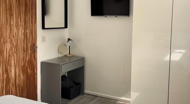 Апартаменты Apartment - Sleeps 2 & Free Parking