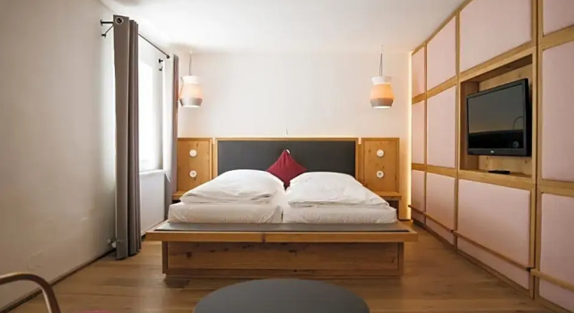 Номер Deluxe artHotel Blaue Gans