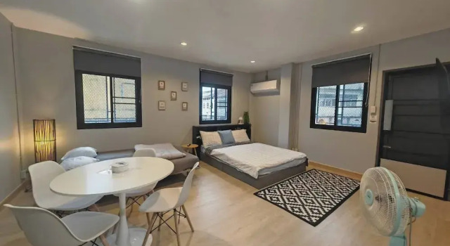 Трёхместный номер Deluxe с балконом и с видом на город 57 Hidden House BKK Chinatown