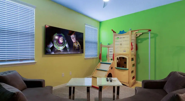 Sr019v: 8 Bed, Social Media, Minions, Pool, Shuffle Board