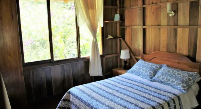 Bird Lovers House, Book Hotel Hotels in Mindo with Parking, Parking