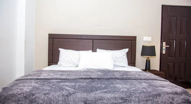 Earls Court Spintex Apartment, Rezervați Apartament Spintex Tema