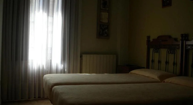 Hostal Pineda, Забронировать Отель Сервера-де-Писуэрга Паленсия