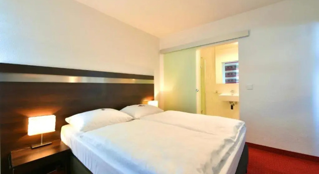 Двухместный номер Premium SKYHOTEL Merseburg