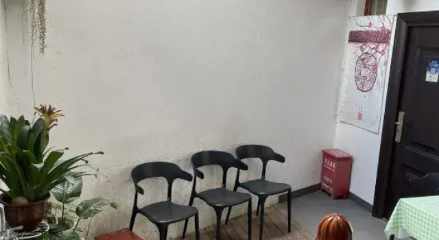 Micro Dust Xiaozhu Homestay (Jianshui Ancient City Small Train Shop), Prenota Hotel Jianshui Yunnan