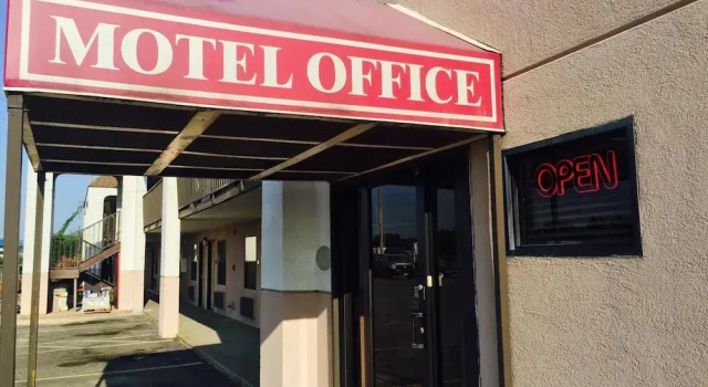 Deluxe Inn, Buchen Sie Gasthaus West Memphis 