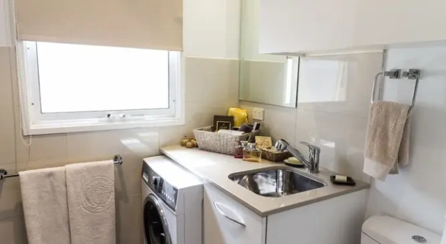 Serene Marinafront 3BR Retreat, Book Hotel Glenelg 