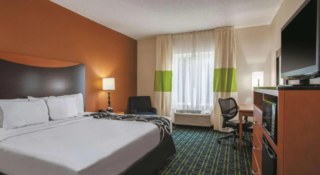 Двухместный номер Standard La Quinta Inn & Suites by Wyndham Manassas Battlefield